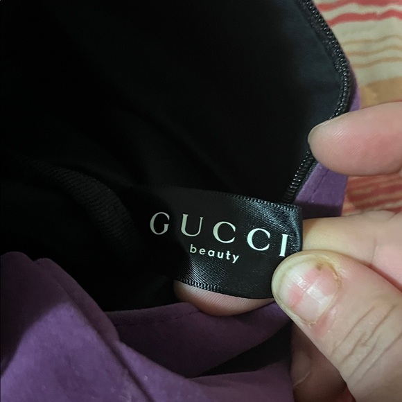 Gucci Luxurious Purple Velvet Beauty Bag - Picture 8 of 11